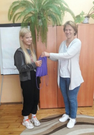 

В школу – с подарком от Белорусского детского фонда