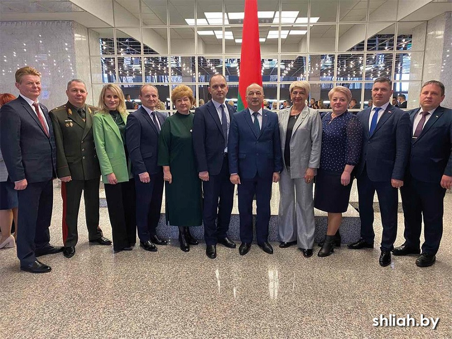 Делегаты Сморгонского района прибыли в Минск, где сегодня во Дворце Республики Президент обратится с Посланием к белорусскому народу и парламенту
