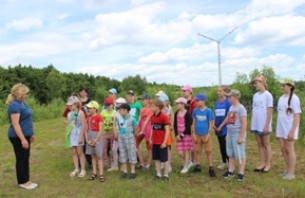 В Крево учеников местной школы познакомили с работой ветроэнергетических установок