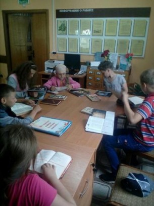 7 июля в филиале «Войстомская сельская библиотека» состоялся час памяти под названием «Ішоў мой край дарогамівайны», посвященный Дню Независимости Республики Беларусь