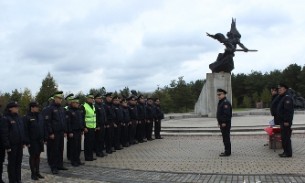 В Сморгони на мемориале милиционерам вручили награды и подарки