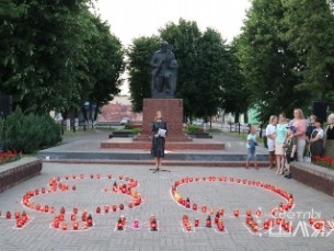 


Вечером 21 июня возле памятника погибшим воинам и партизанам прошла акция «80 лет Памяти»