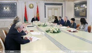 Александр Лукашенко: Беларусь должна остаться президентской республикой, но власть должна быть сбалансированной