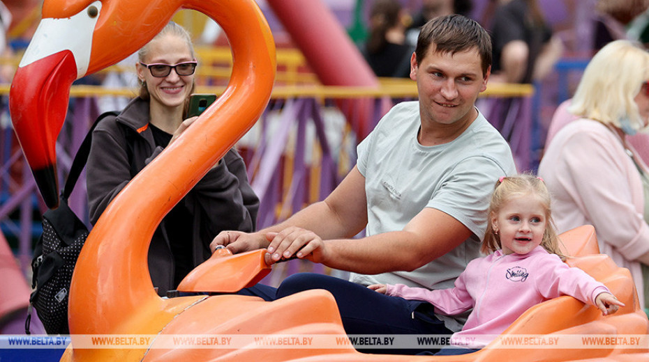 Единый урок в школах, фестиваль, конкурсы и акции. Как Беларусь отметит День семьи